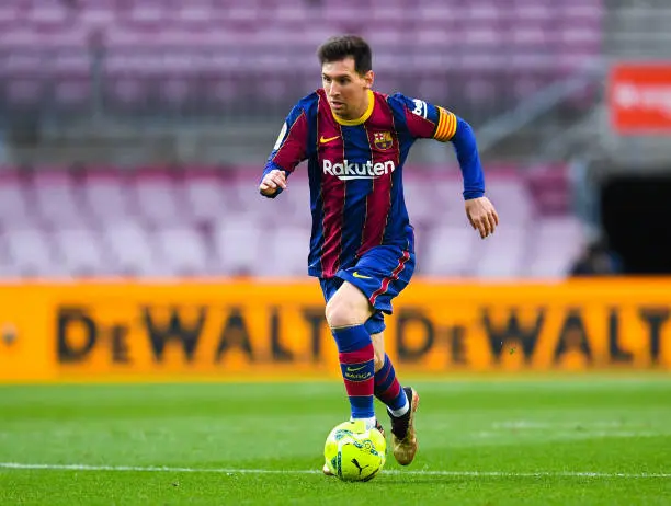 Vì sao Messi nên trở lại Barca?
