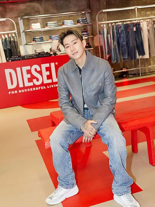 Rapper Jay Park từng bị vào "danh sách đen" giờ là nghệ sĩ K-pop nổi bật bậc nhất