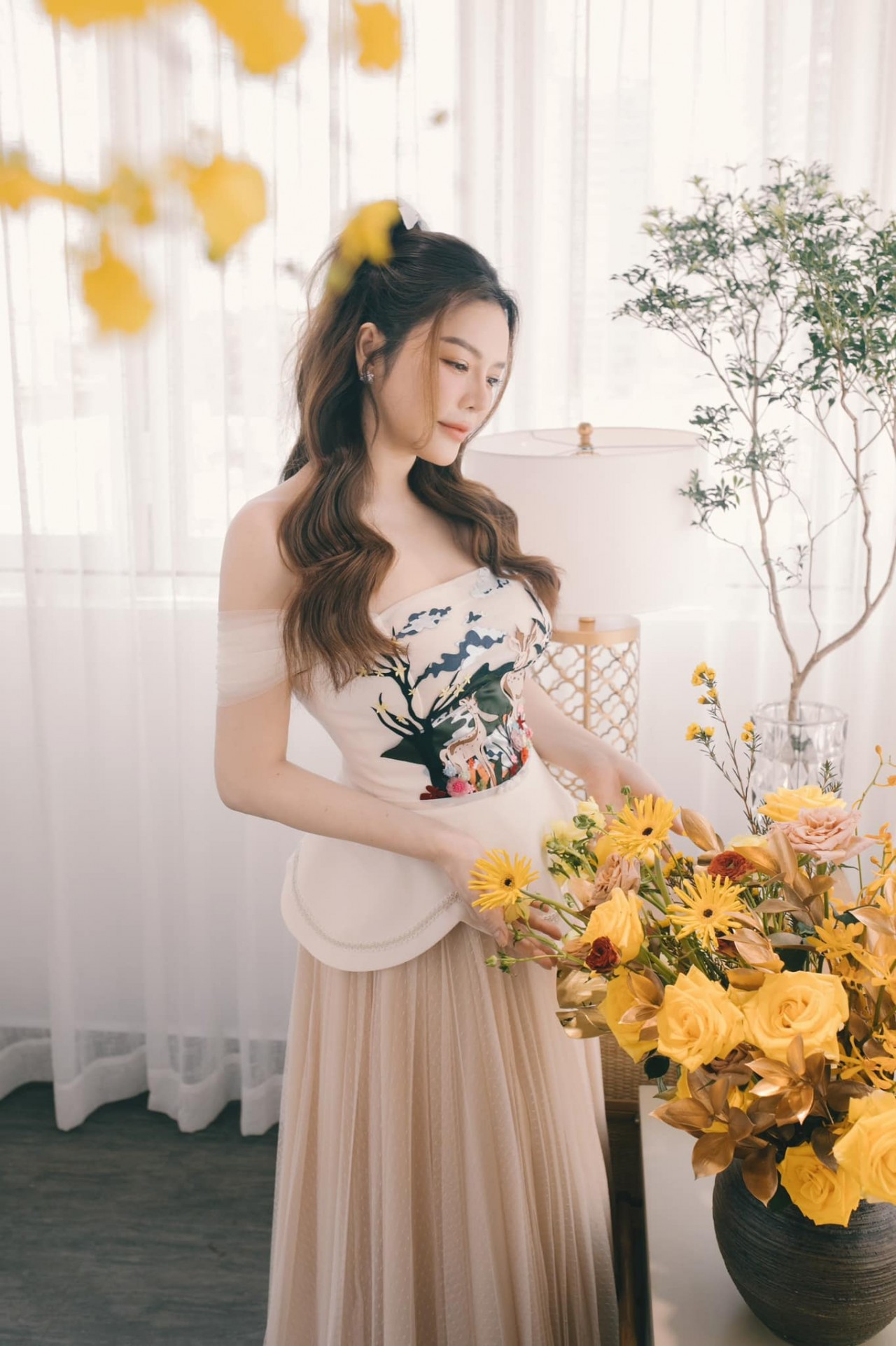 Gu thời trang cuốn hút, mới mẻ của diễn viên Lý Nhã Kỳ Gu thời trang cuốn hút, mới mẻ của diễn viên Lý Nhã Kỳ