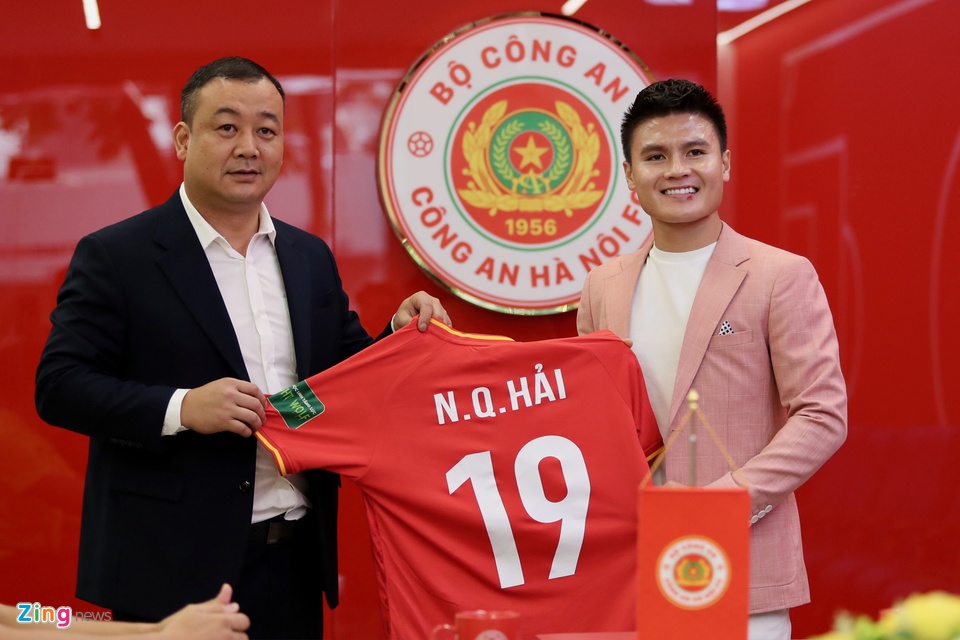 Quang Hải rạng rỡ trong ngày trở lại V.League