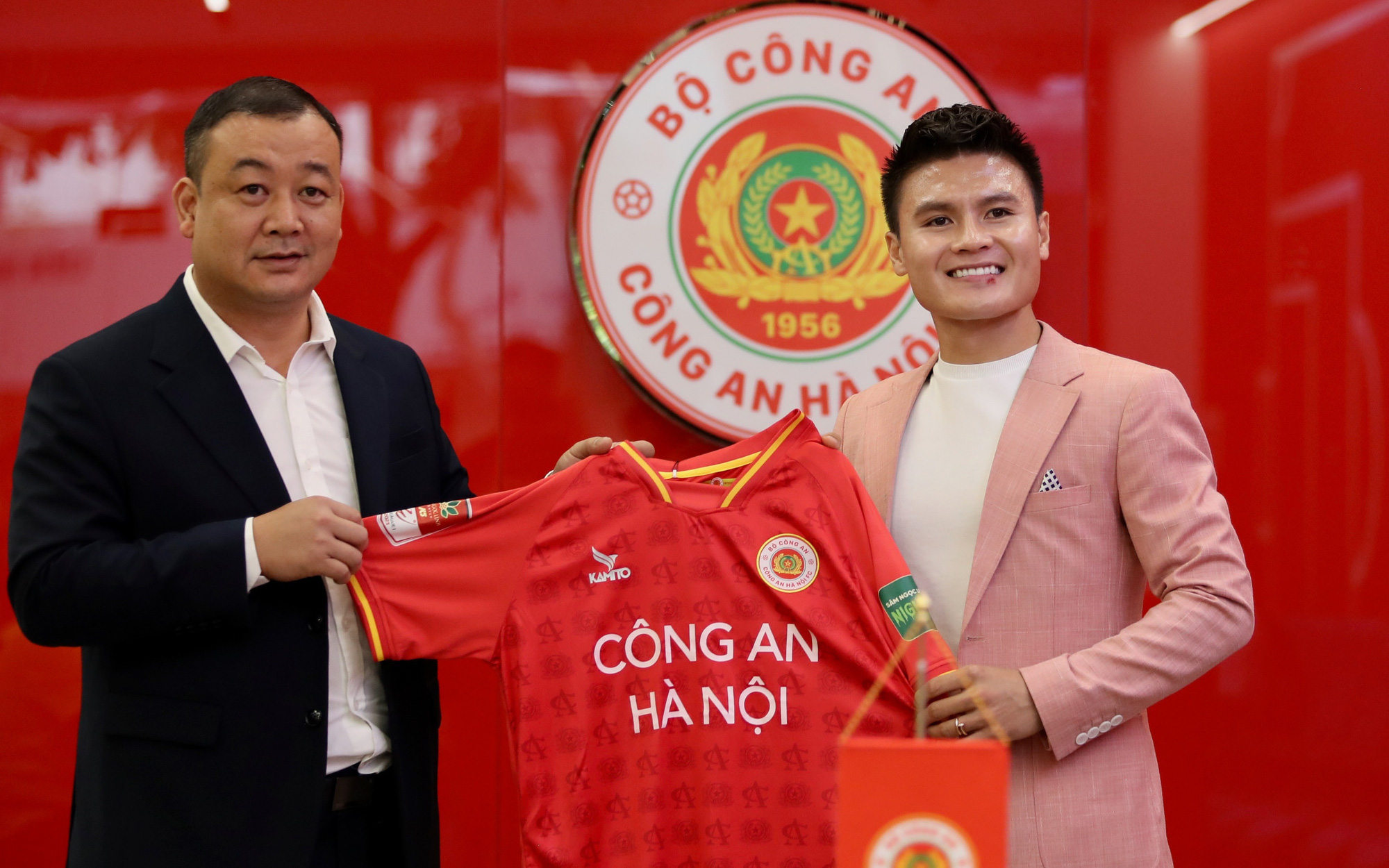 Công An Hà Nội vươn lên dẫn đầu V-League 2023
