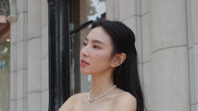 Hoa hậu Thùy Tiên lấy bằng Thạc sĩ ở tuổi 26