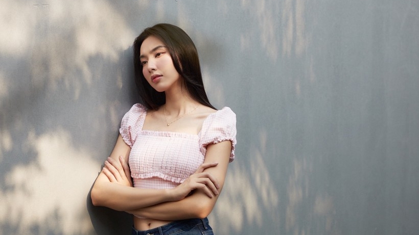 Hoa hậu Thùy Tiên bật khóc thông báo chia tay