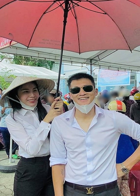 Công Vinh lên tiếng về tin đồn ly hôn Thủy Tiên Công Vinh lên tiếng về tin đồn ly hôn Thủy Tiên