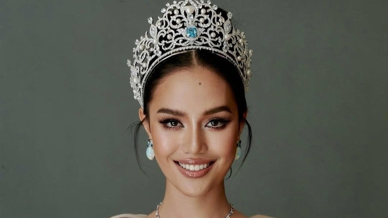Nhan sắc đời thường gây thương nhớ của Tân hoa hậu thế giới 2025