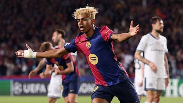 Yamal đoạt giải bàn thắng đẹp nhất UEFA Champions League 2024/25