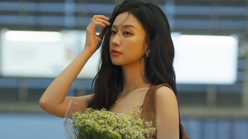 Jun Vũ "tuyệt đối điện ảnh" trong bộ hình mừng sinh nhật