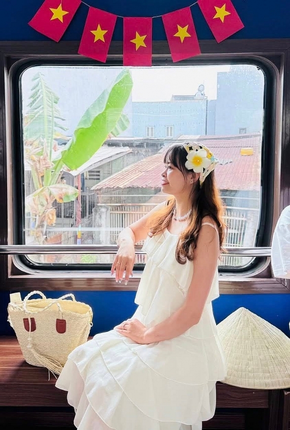 Chuyến tàu di sản Huế Đà Nẵng có gì khiến du khách mê mẩn?