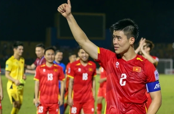 Duy Mạnh quyết thắng Malaysia