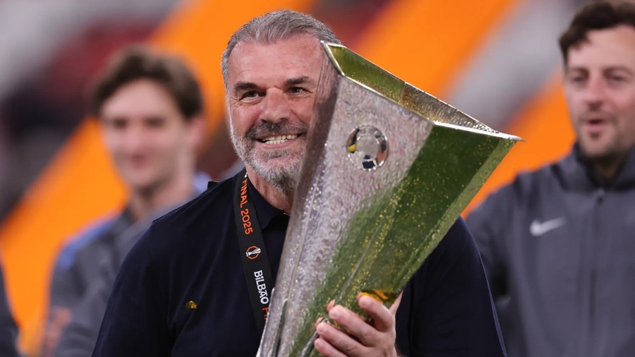 Sa thải HLV Postecoglou, Tottenham mất bộn tiền