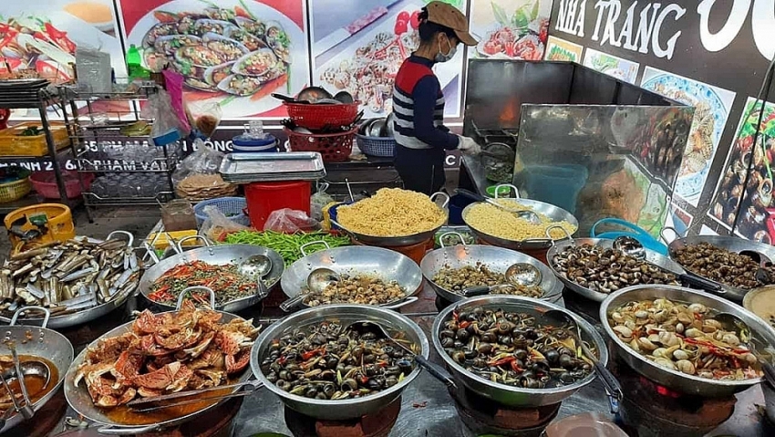 Lang thang Nha Trang ăn vặt vỉa hè ngon hết sảy