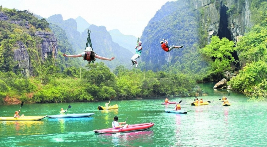 Vi vu Quảng Bình 2 ngày cuối tuần đi đâu, ăn gì? Vi vu Quảng Bình 2 ngày cuối tuần đi đâu, ăn gì?