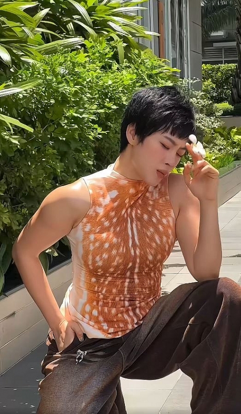 Từ cô gái mảnh mai, Angela Phương Trinh gây tranh cãi khi ngày càng cơ bắp