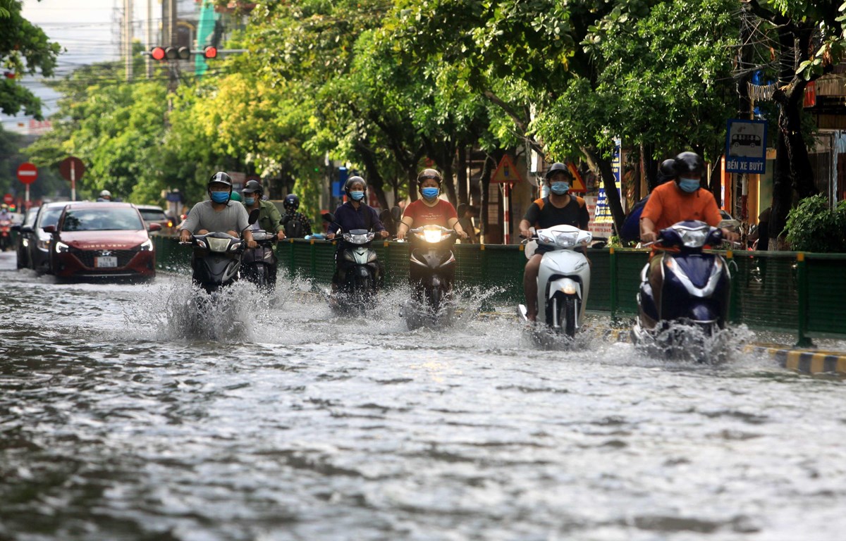 Thời tiết hôm nay 13/6: Bão số 1 gây mưa lớn tại miền Trung
