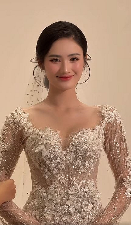 Hoa hậu Ý Nhi làm cô dâu sau tin đồn chia tay bạn trai