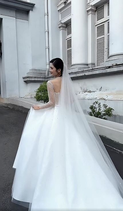 Hoa hậu Ý Nhi làm cô dâu sau tin đồn chia tay bạn trai