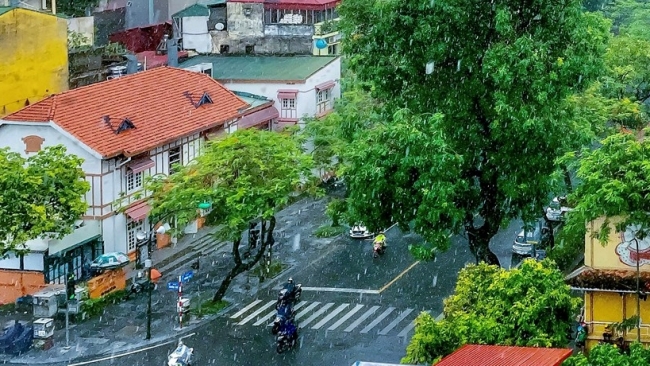 Dự báo thời tiết đêm nay và ngày mai 22/6: Hà Nội và các khu vực trên cả nước
