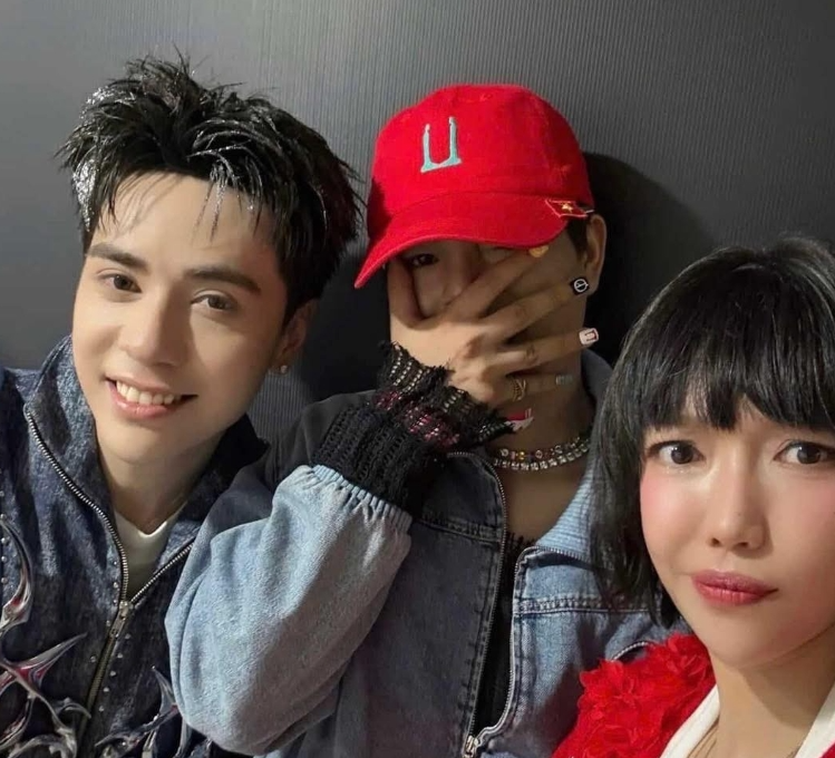 Dàn sao Việt đổ bộ, háo hức xem G-Dragon ở sân Mỹ Đình
