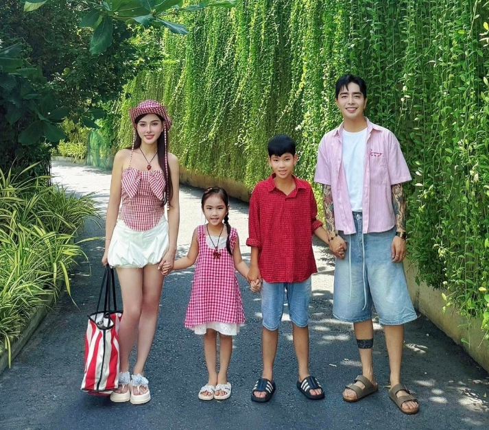 Hôn nhân viên mãn của ca sĩ Thu Thuỷ bên chồng kém 11 tuổi