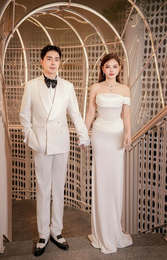 Hôn nhân viên mãn của ca sĩ Thu Thuỷ bên chồng kém 11 tuổi