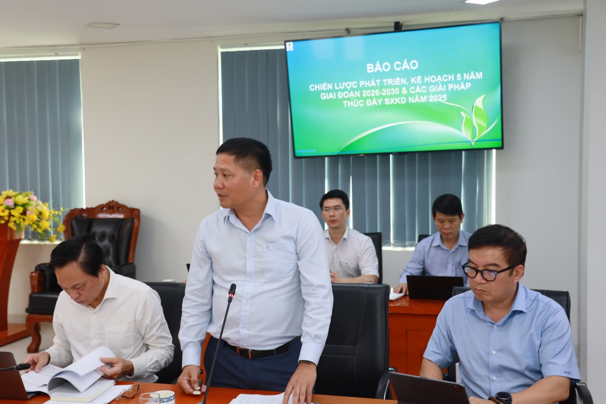 Ông Bùi Ngọc Dương - Chủ tịch HĐQT BSR báo cáo về chiến lược phát triển, kế hoạch 5 năm giai đoạn 2026 - 2030.