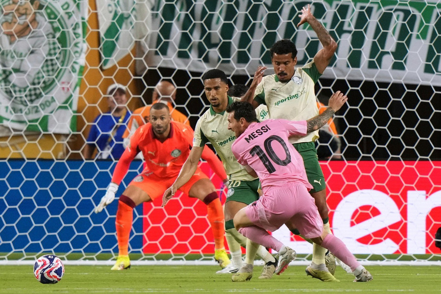 ‘Ăn đứt’ Ronaldo, Messi vào đội hình tiêu biểu Club World Cup