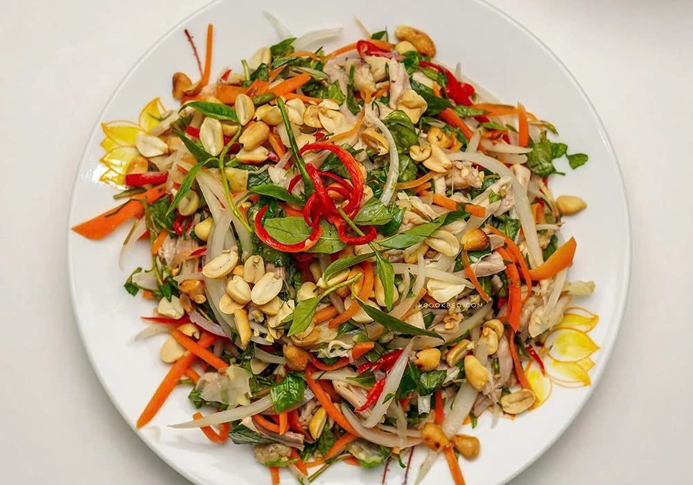 Phở trộn, nộm, bò tái chanh lọt top món trộn ngon thế giới