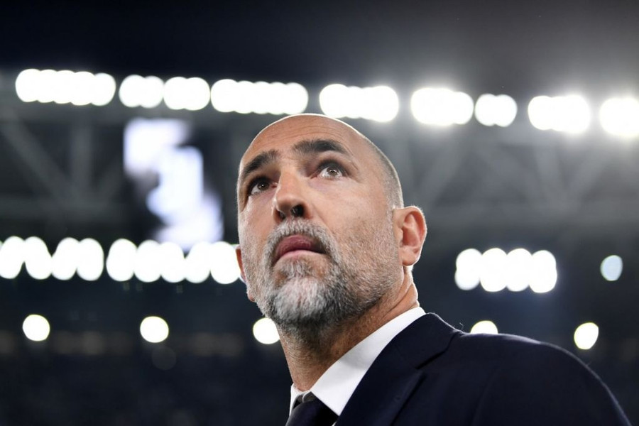 HLV Juventus thừa nhận Man City quá mạnh