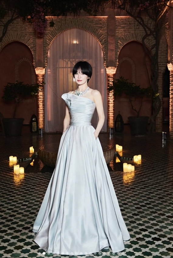 Song Hye Kyo xuất hiện trẻ trung như thiếu nữ ở tuổi U50