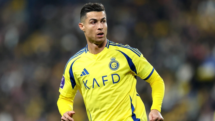 Ronaldo ‘bật đèn xanh’, Al Nassr chi đậm mua sao Liverpool
