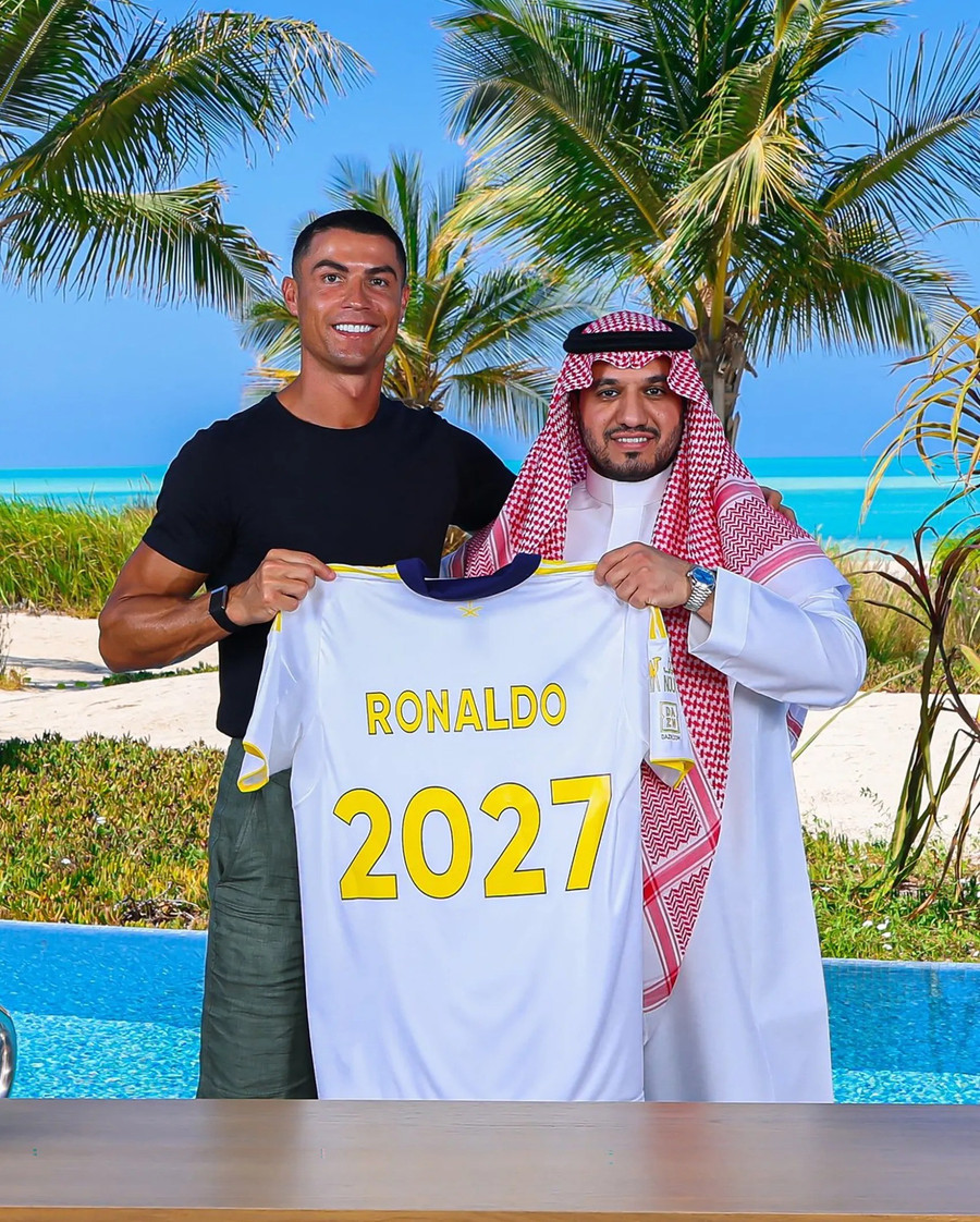 Ronaldo ‘bật đèn xanh’, Al Nassr chi đậm mua sao Liverpool