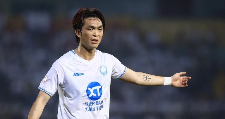 Giải mã sự sụp đổ của nhà vô địch Nam Định tại V.League 2025/26