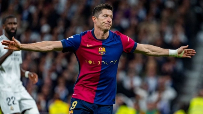 Man Utd nên ưu tiên chiêu mộ Dusan Vlahovic thay vì Robert Lewandowski