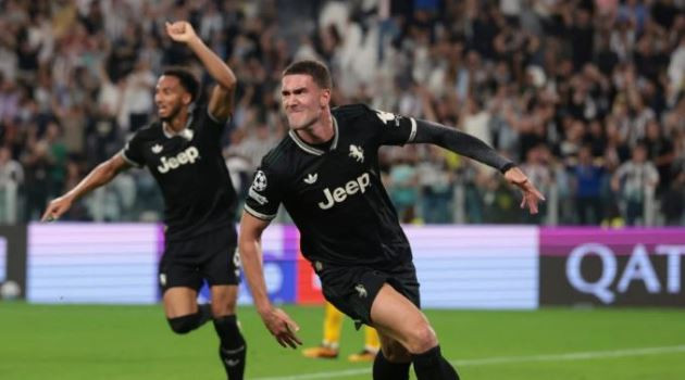 Man Utd nên ưu tiên chiêu mộ Dusan Vlahovic thay vì Robert Lewandowski