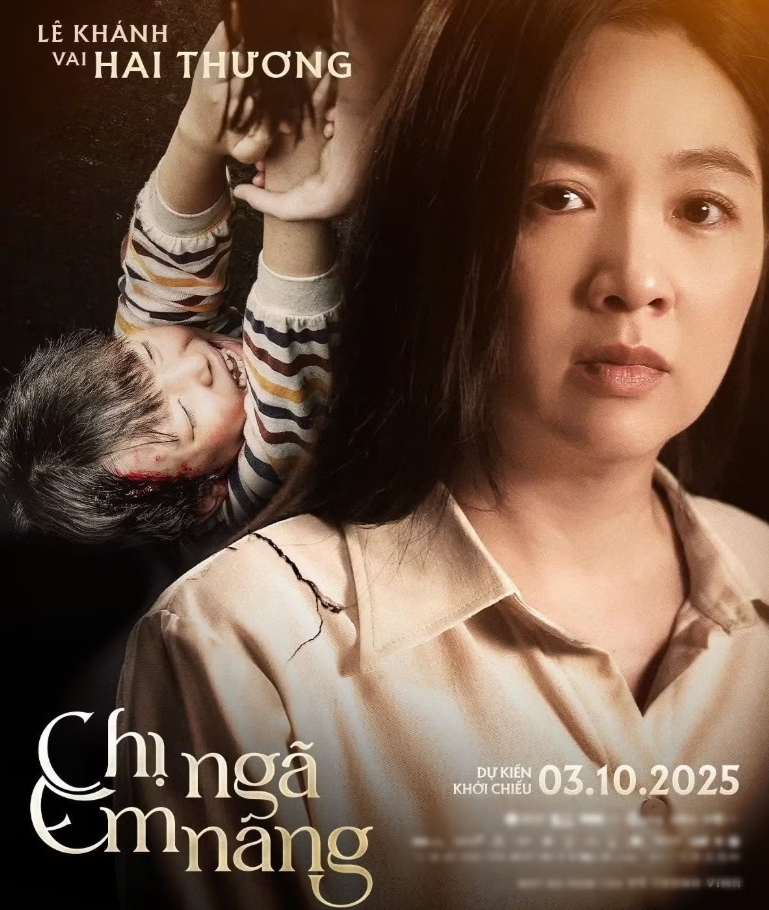 Lê Khánh liên tục đổi màu nhân vật sau hơn 20 năm làm nghề