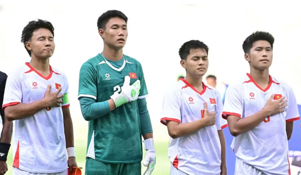 U19 Việt Nam thua tiếc nuối chủ nhà U19 Indonesia ở phút bù giờ U19 Việt Nam thua tiếc nuối chủ nhà U19 Indonesia ở phút bù giờ