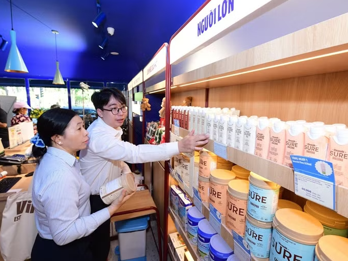 Vinamilk đón thế hệ “đồng niên” tham quan nhà máy với lời hứa chăm sóc sức khỏe bằng dinh dưỡng chất lượng