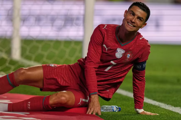 Ronaldo vô duyên khó tin, lỡ cơ hội nối dài kỷ lục