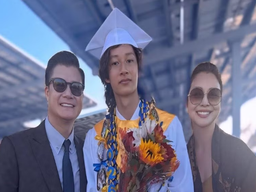 Quang Dũng hội ngộ Jennifer Phạm mừng con trai vào đại học Quang Dũng hội ngộ Jennifer Phạm mừng con trai vào đại học