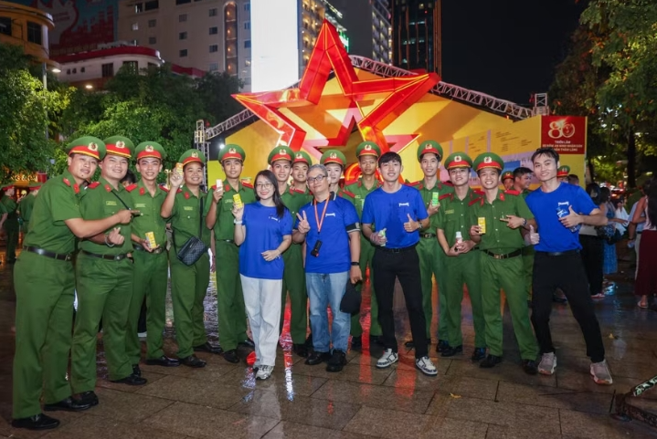 Vinamilk mang đến những trạm tiếp năng lượng giữa Gala "Tổ Quốc Bình Yên"
