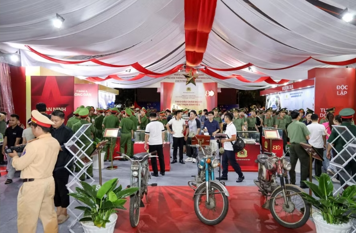 Vinamilk mang đến những trạm tiếp năng lượng giữa Gala "Tổ Quốc Bình Yên"