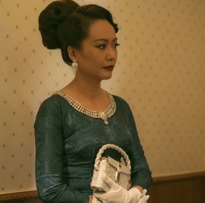 Hồng Ánh giữ sức hút sau hơn 30 năm làm nghề