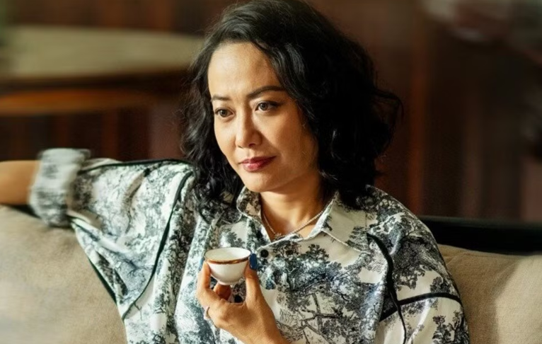 Hồng Ánh giữ sức hút sau hơn 30 năm làm nghề