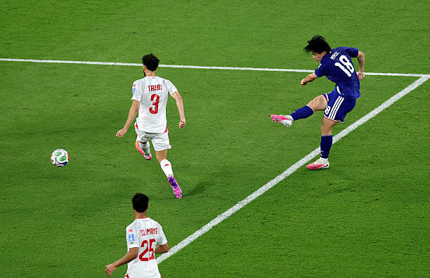 Nhật Bản đè bẹp Tunisia 4-0: Ayase Ueda rực sáng đưa Samurai Xanh đi tiếp