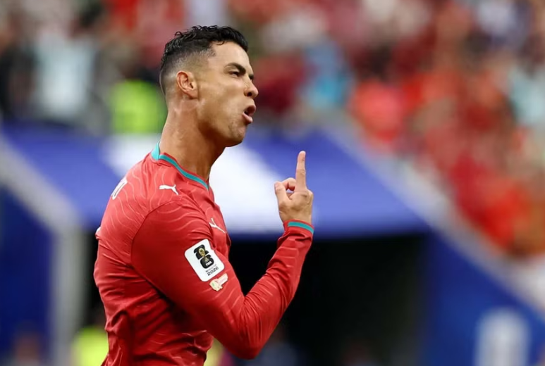 Ronaldo lập kỷ lục chưa từng có, Bồ Đào Nha rộng cửa đi tiếp World Cup 2026