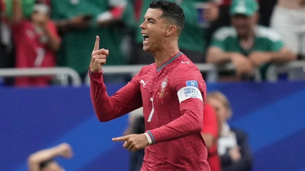 Ronaldo lập kỷ lục mà ngay cả Messi cũng chưa chạm tới