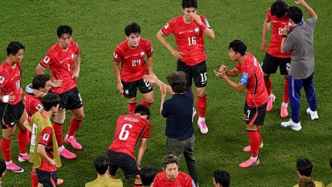 Tổng thống Hàn Quốc yêu cầu điều tra sau thất bại của đội tuyển tại World Cup