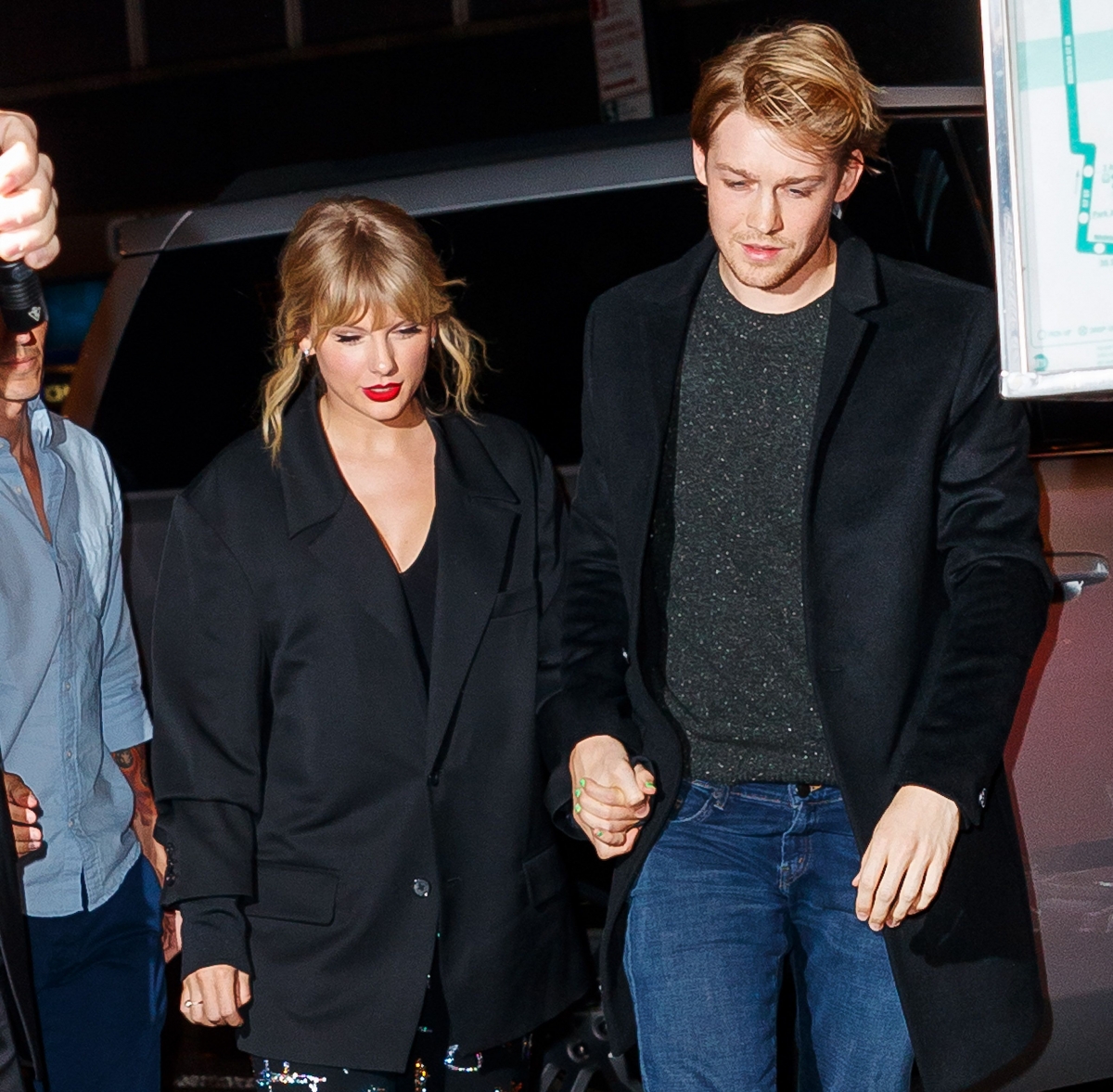 Taylor Swift bí mật đính hôn Taylor Swift bí mật đính hôn