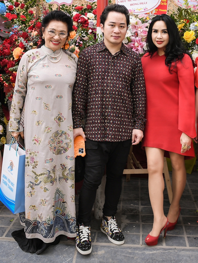 Quốc Trung chúc mừng vợ chồng Thanh Lam