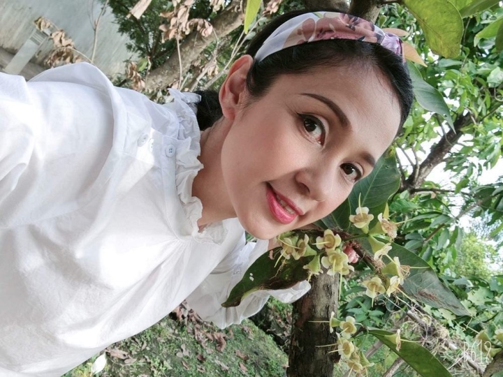 'Người đẹp Tây Đô' Việt Trinh sống thế nào sau khi giải nghệ?